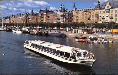Delfin II vid Djurgrdsbron, Stockholm