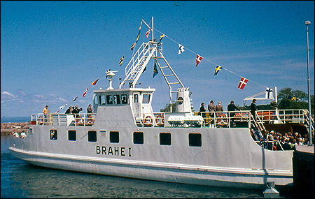 Frja 61/297 dps till Brahe I i Grnna hamn 1974-06