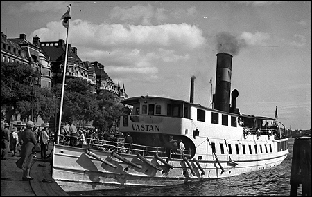 Vstan vid Nybroplan, Stockholm 1950