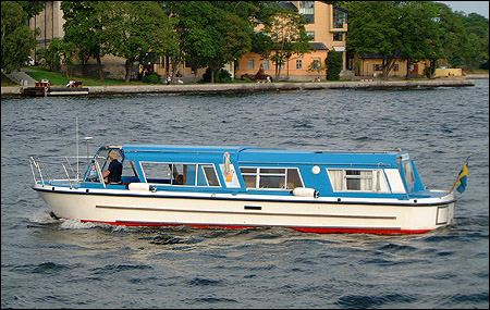 Queen Elizabeth p Strmmen, Stockholm 2003-07-26