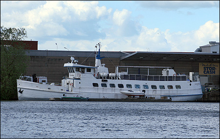Elvira Madigan utanför Nyckelviken, Stockholm 2001-06-14