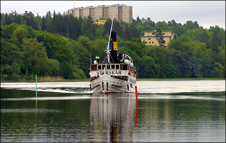 Storskr nrmar sig Stket kl. 10.30 efter att ha startat i Stockholm kl. 09.00.