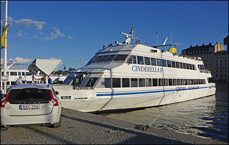 Cinderella II vid Strandvgskajen, Stockholm senare p kvllen.