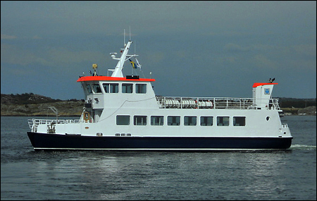 Bur� utanf�r �cker� brygga, �cker� 2011-07-20