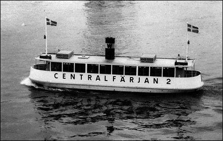 Centralf�rjan 2 utanf�r Kastellholmen, Stockholm 1971-04-26