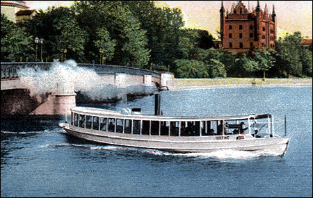 Dafne vid Skeppsholmsbron