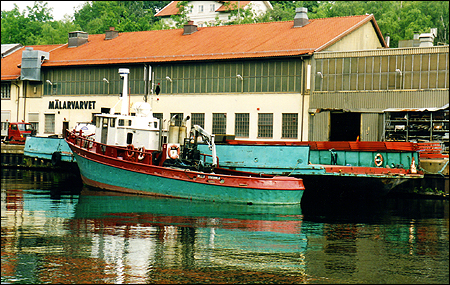 David Carnegie med bogserb�ten Skall� vid M�larvarvet 2002-07-07