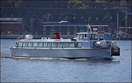 Delfin X p� Str�mmen, Stockholm 2017-05-02