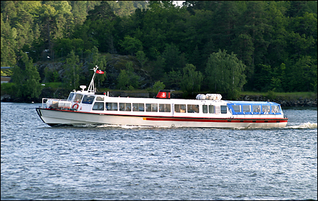 Delfin XI utanfr Nacka Strand, Nacka 2004-06-24