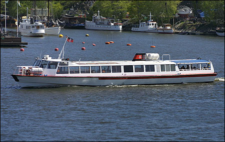 Delfin XII utanfr Grna Lund 2002-05-11