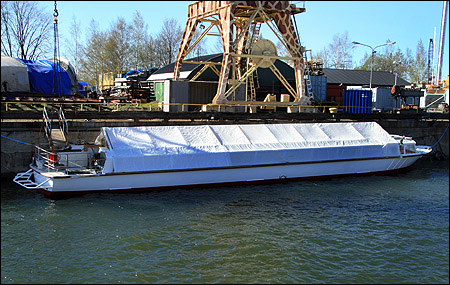 Aphrodite III i GV-Dockan, Beckholmen 2007-04-21