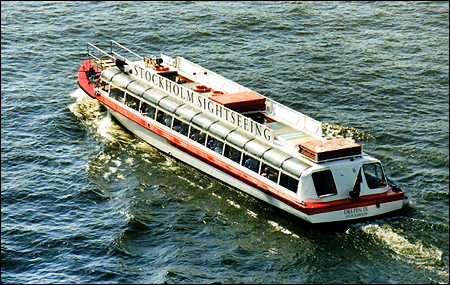 Delfin IX p� Riddarfj�rden, Stockholm 2002-06-01