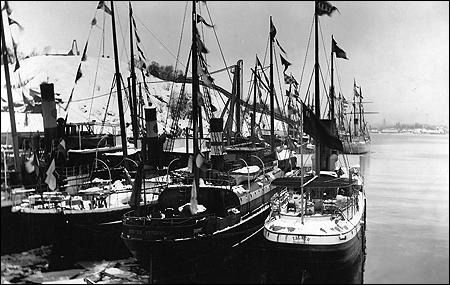 Falken (till h�ger) i Tegelviken, Stockholm 1897