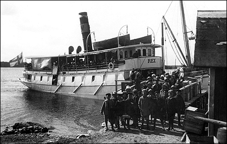 Rex vid Barnens Ö, Väddö ca. 1917