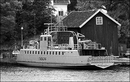 Färja 61/246 vid Kolhättans färjeläge, Stenungsund 1981