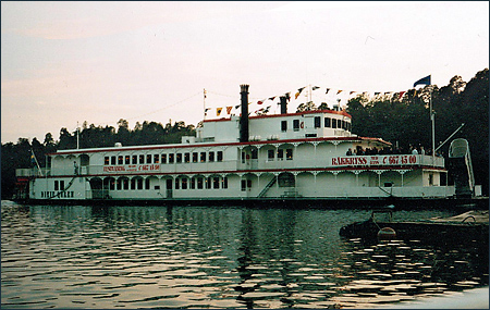 Dixie Queen i Skurusundet, Nacka 1996-06-04