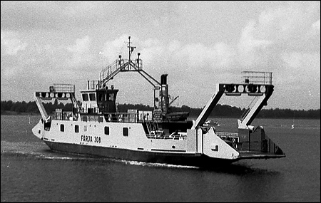 Färja 61/308 vid Kvarsebo, Bråviken 1990-07-25