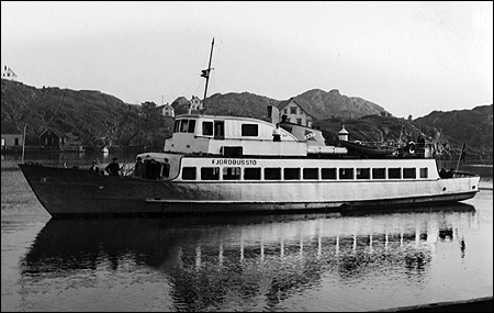 Fjordbussto 1946