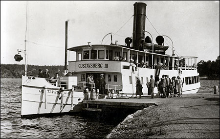 Gustavsberg III vid Dalar�bryggan i Saltsj�baden