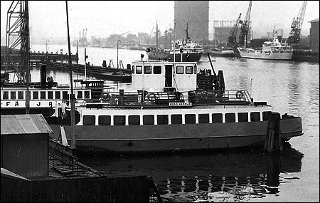 Hugo Hammar vid Hamnens varv, G�teborg 1971-09-18