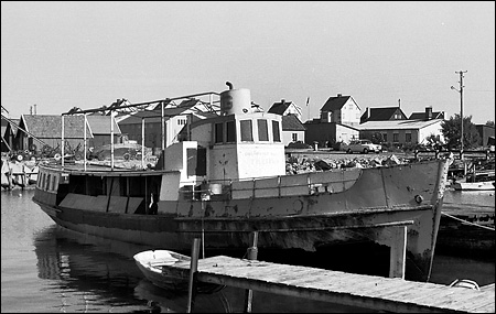 Idun vid slipen på Fisketången, Kungshamn 1973