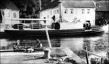 Kongelf vid Stadsk�llaren i Kung�lv ca. 1899