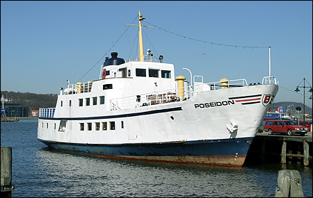 Poseidon vid Packhuskajen, G�teborg 2005-04-01