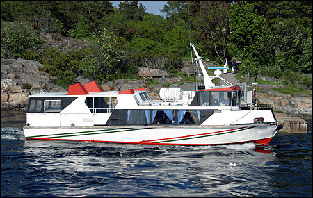 Minerva vid Idöborgs brygga, Nämdö 2004-06-05