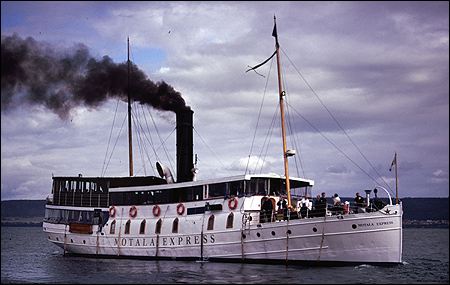 Motala Express vid Visingsö hamn 2007-08-18