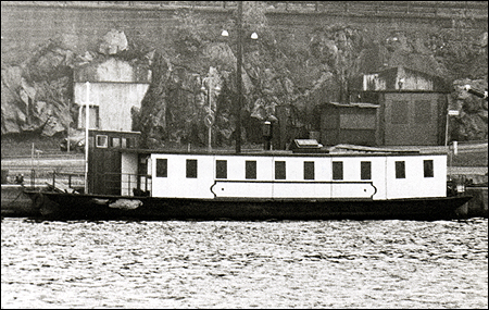 F�rjan 7 vid S�der M�larstrand 1972-09-17