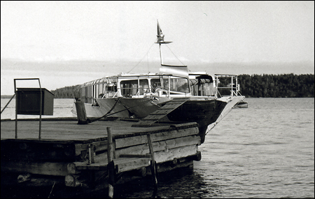 Delfin I vid Sipps, Lindalssundet, Vrmd 1963