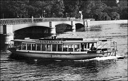 Str�mf�rjan 4 vid Skeppsholmsbron, Stockholm